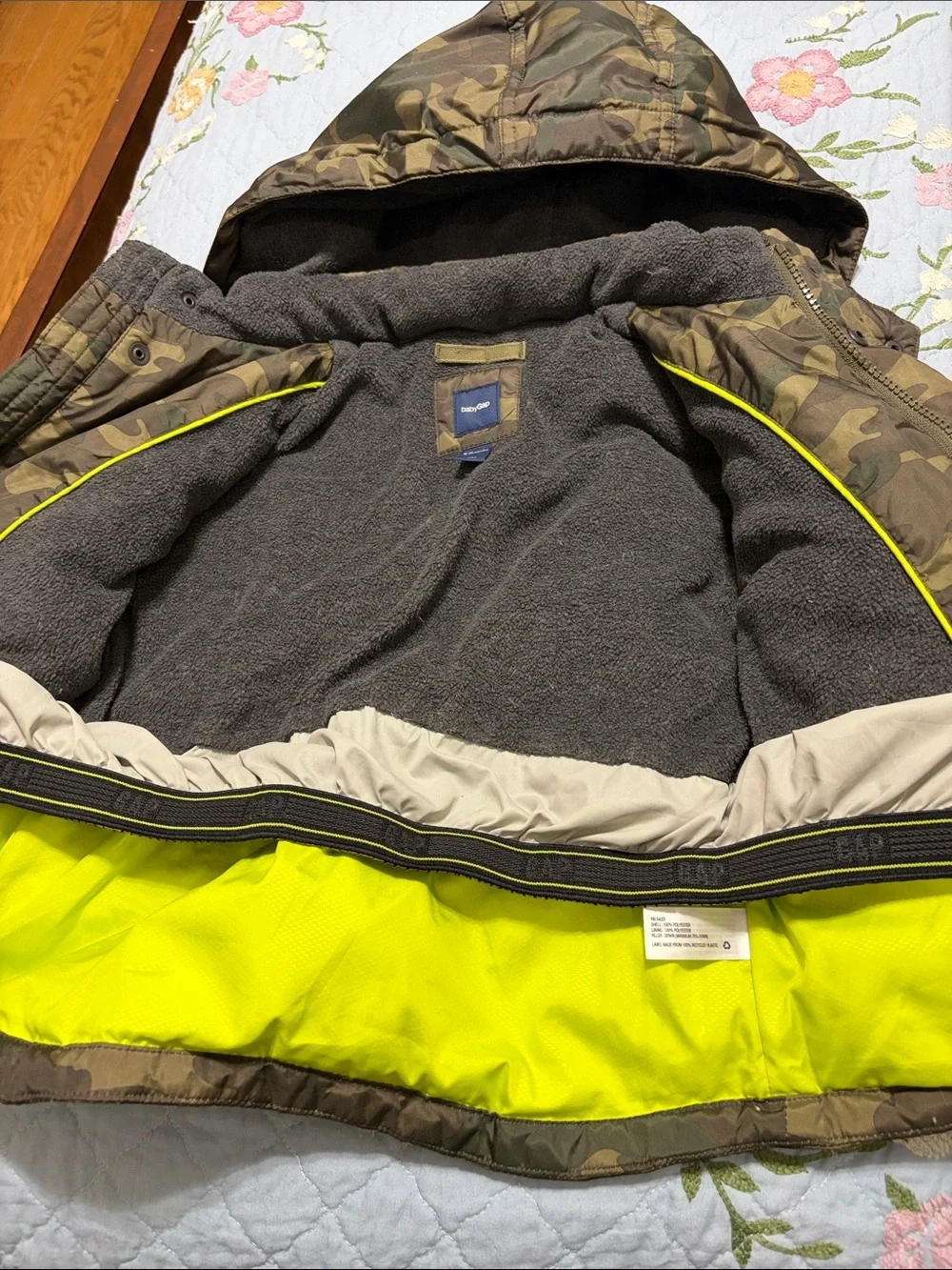 Baby Gap  Camouflage PreOwned Puffer Fleece Lined Jacket Size 18-24 months